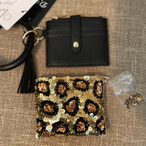 NWT Stocking Stuffer Bundle! earrings,coin purse, wristlet, & fuzzy socks - Picture 4 of 8